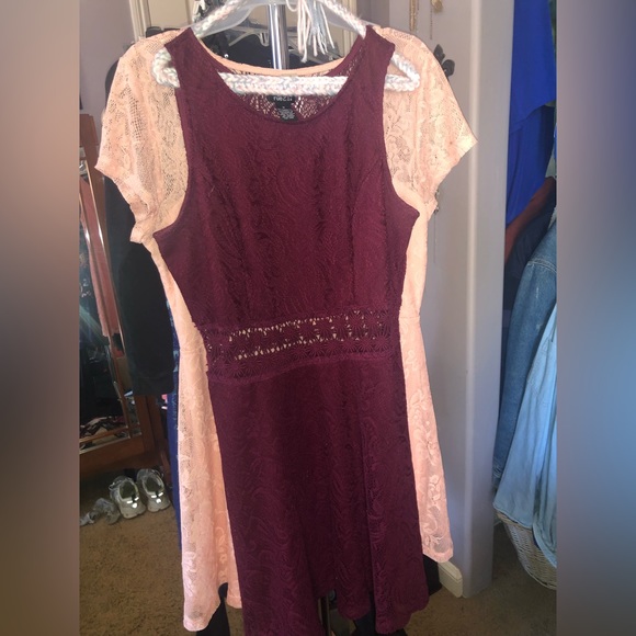 Maroon lace mini dress with transparent lace midsection - Picture 4 of 4